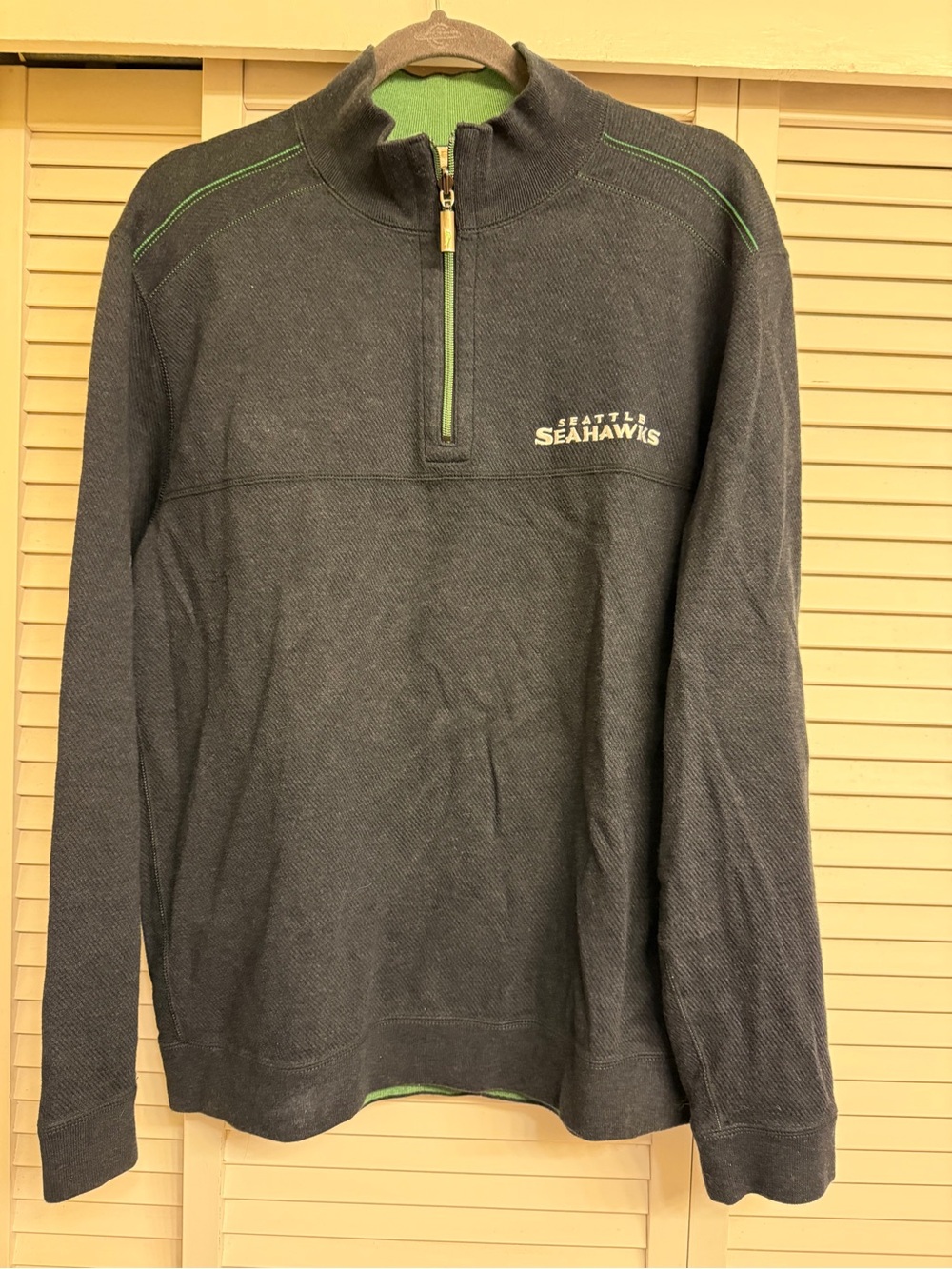 Tommy Bahama Seattle Seahawks Navy Quarter-Zip Pullover with Green Accents Men M